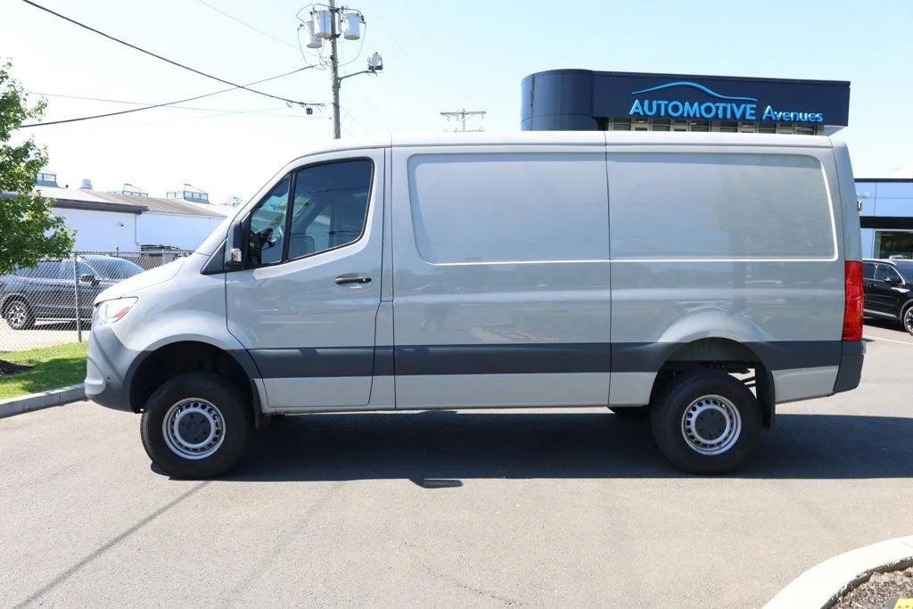 mercedes-benz sprinter cargo van 2024 W1Y4NBVY9RT183399 image mercedes-benz sprinter cargo van 2024 W1Y4NBVY9RT183399 image